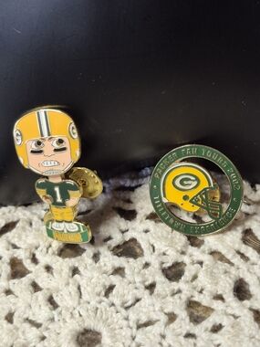 NFL Green Bay Packers Yellow and Green Enamel Pin Lot